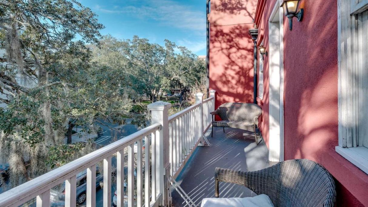 201 York #3 - Homey Downtown 2 Bedroom Steps From The River Savannah Exterior photo